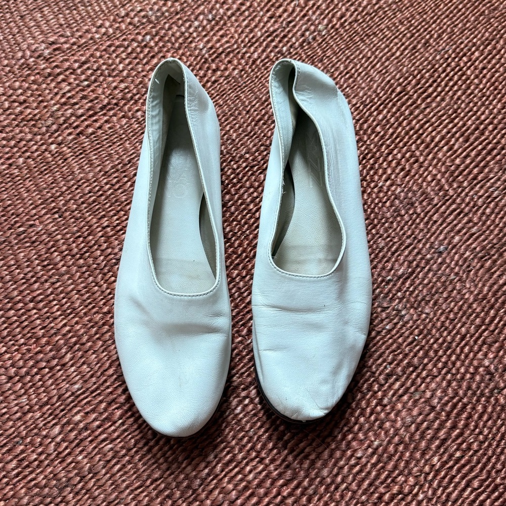 Martiano White Glove Shoes